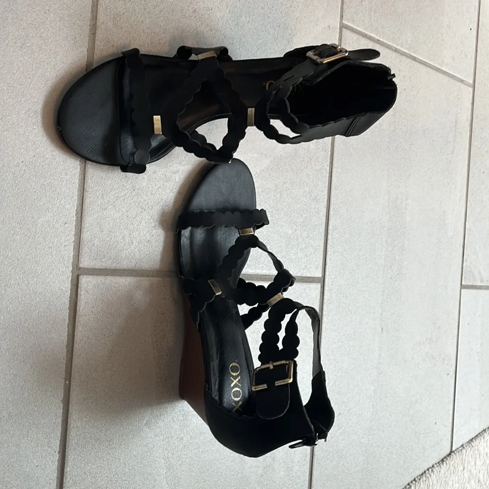 Women’s black wedges - Picture 2 of 4